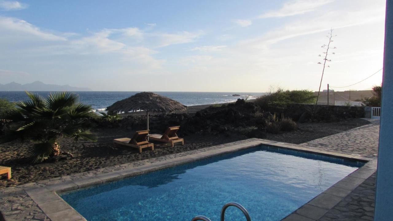 Cap-Azul Bed & Breakfast ปอร์โตโนโว ภายนอก รูปภาพ